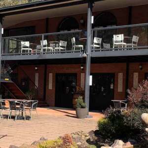 Country Plaza Halls Gap
