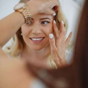 Leonie Karagiannis Makeup Artist