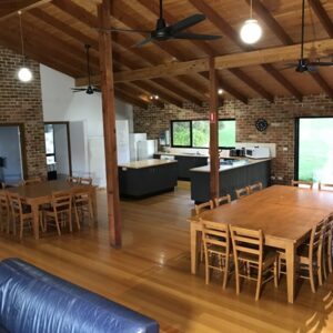 Waratah Lodge