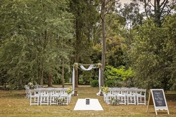 Iris Park Garden Weddings