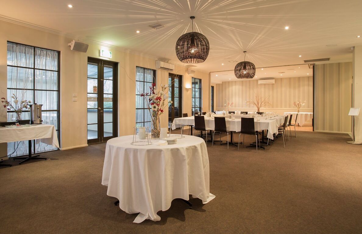 Eltham Gateway Hotel