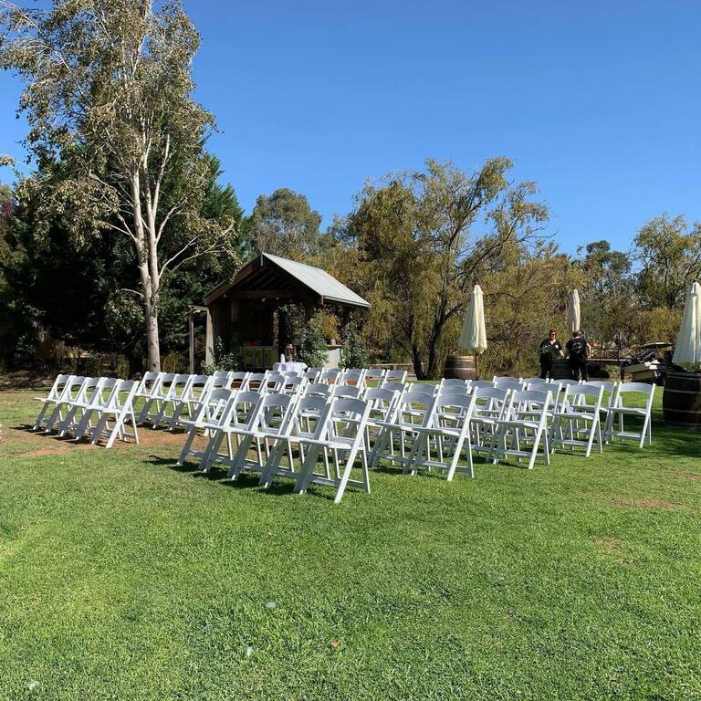 The Vines Lakehouse at Perricoota Vines - Venue - Murray - Weddinghero ...