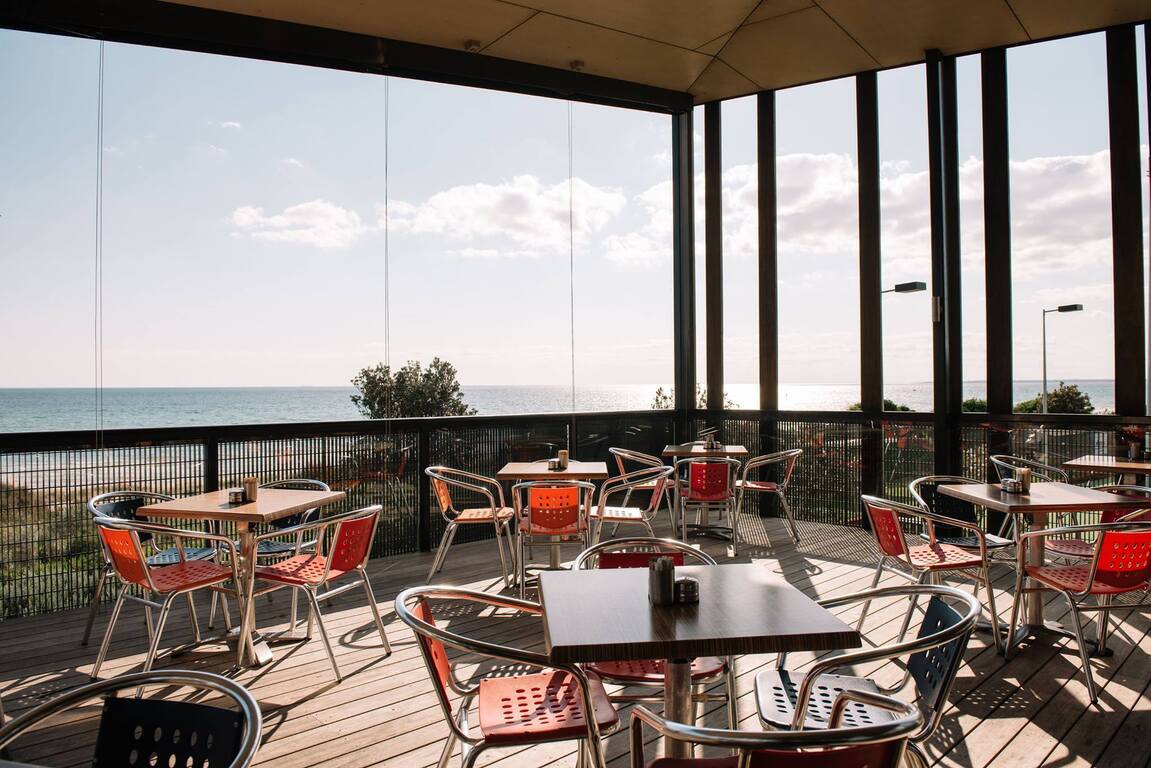 Crackerjack Beachfront Cafe