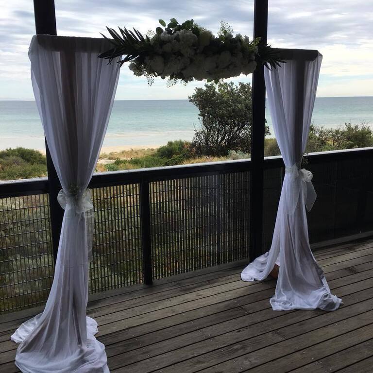 Crackerjack Beachfront Cafe