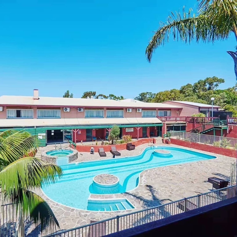 New Terry Hotel and Golf Resort