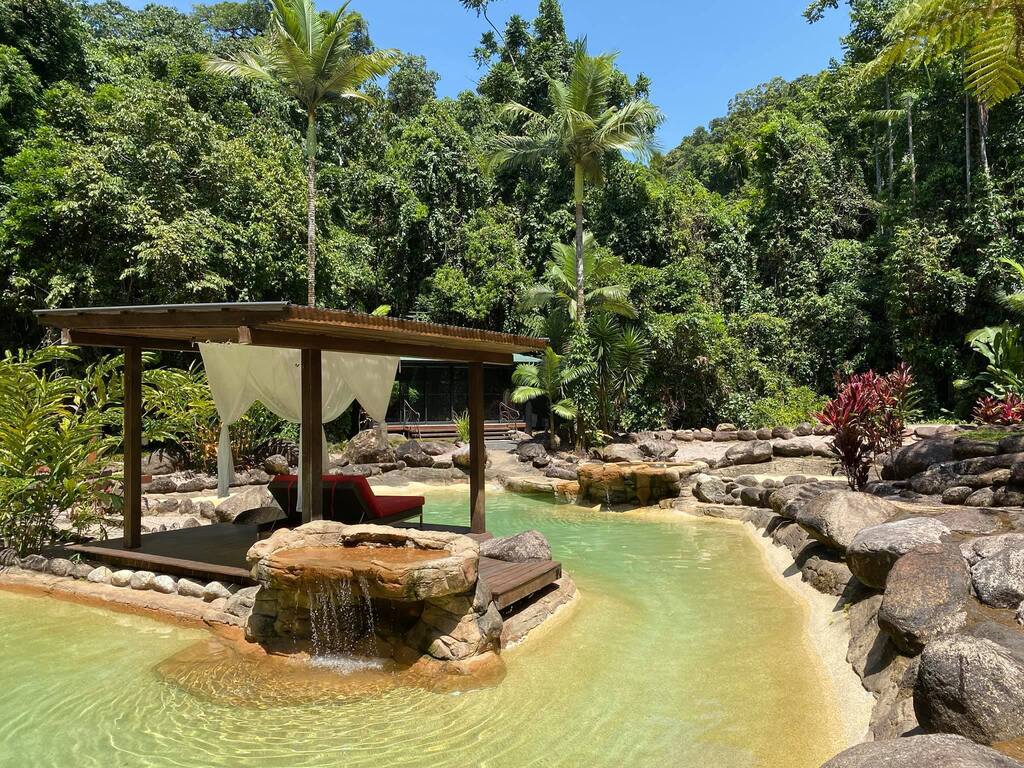 Misty Mountains Rainforest Retreat