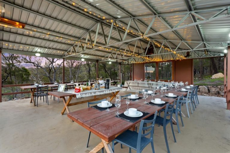 Tweeters Country Getaway