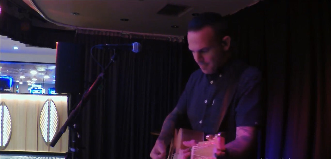 Michael Geeves Acoustic's DJ and Band