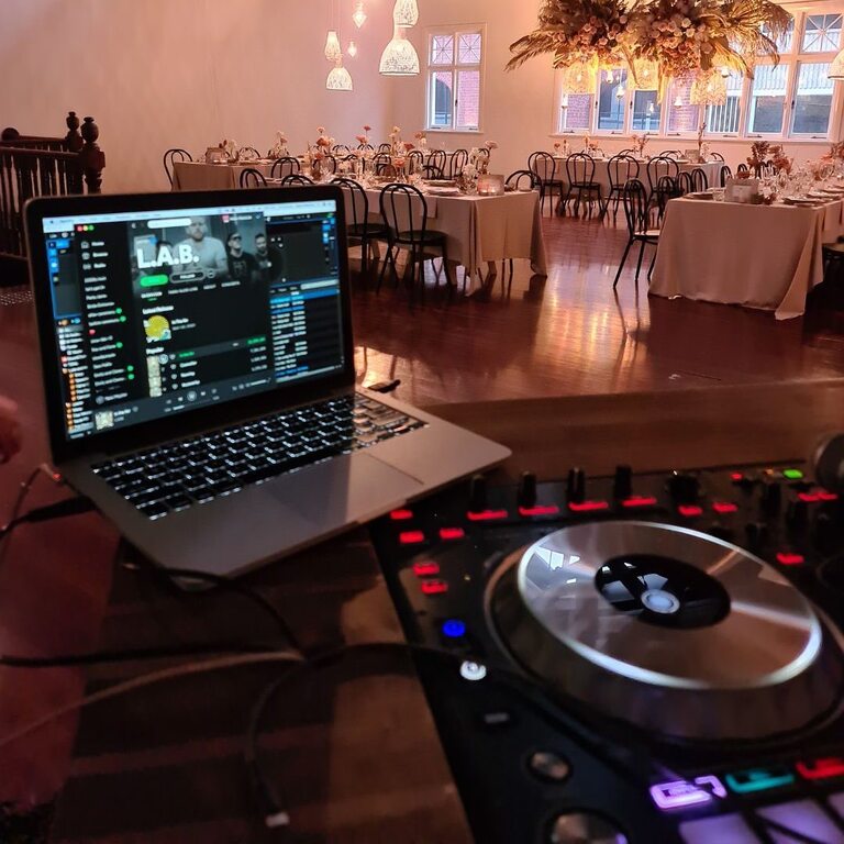 The Wedding DJ