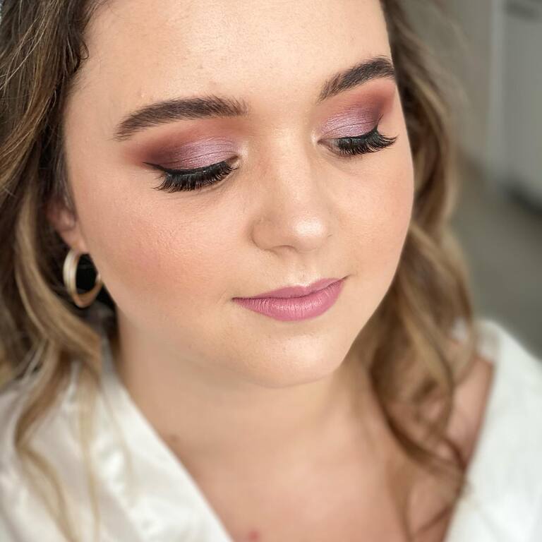 Erin Delahunty Makeup and Hair Stylist