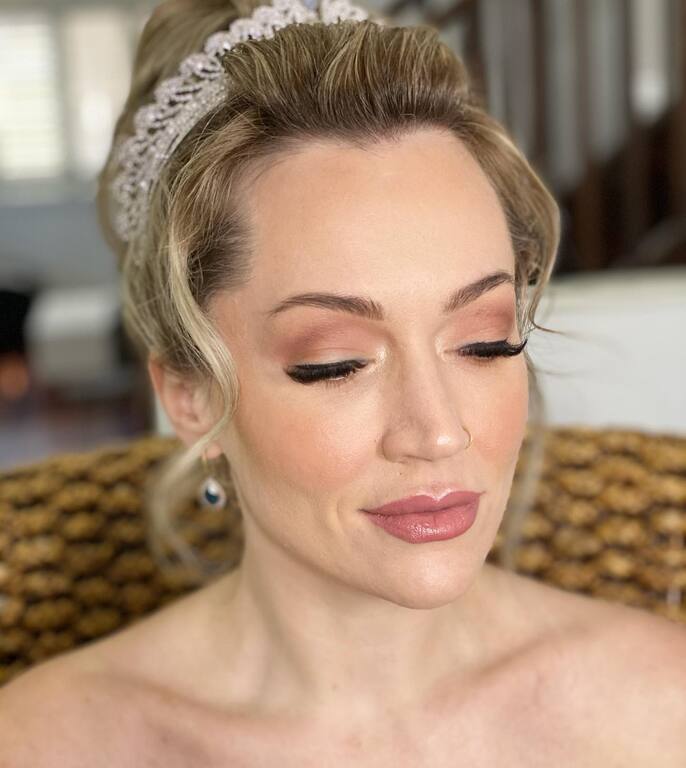 Erin Delahunty Makeup and Hair Stylist