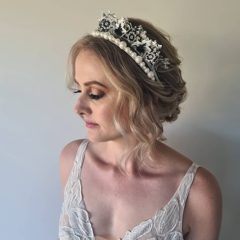 Elizabeth Crossley MUA and Hairstylist