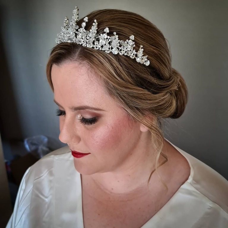 Elizabeth Crossley MUA and Hairstylist