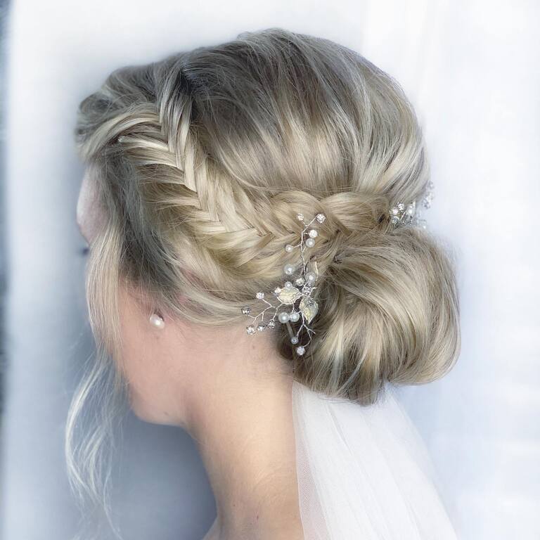 Divine Hair and Beauty