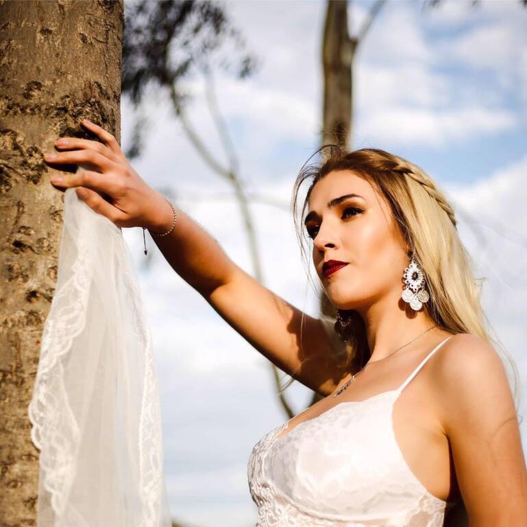 Sandy's Hair Makeup and Beauty