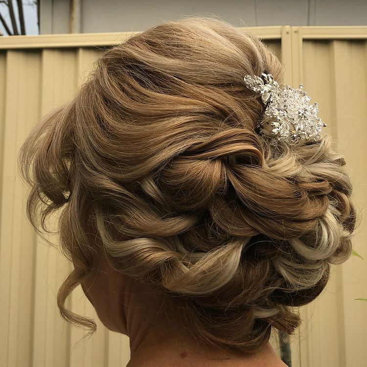 Exquisite Bridal Hair