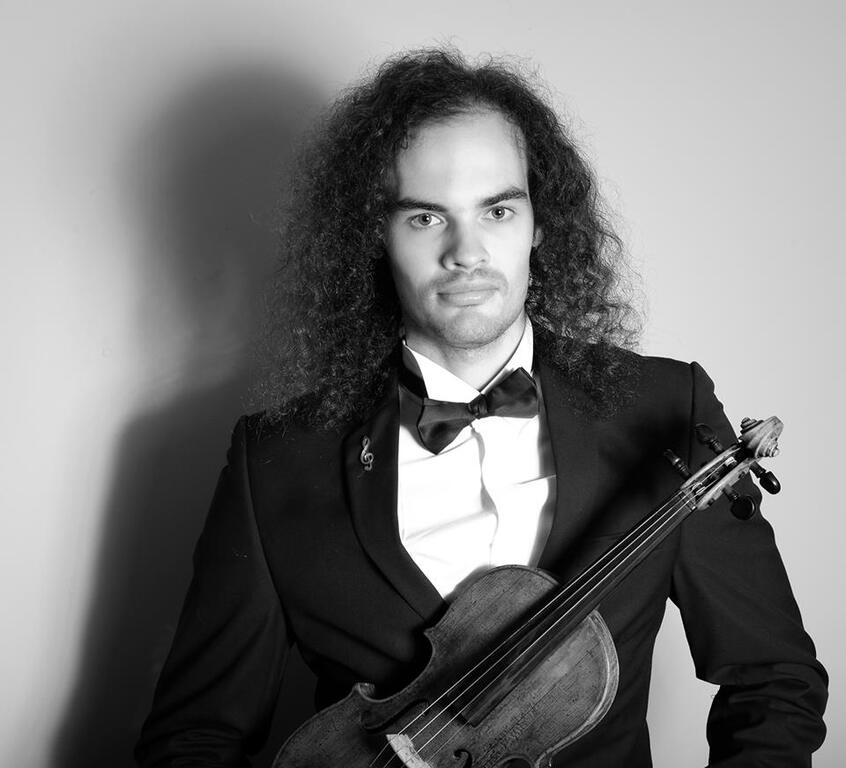 Frank Fodor Violinist - Band & DJ - Gold Coast - Weddinghero.com.au