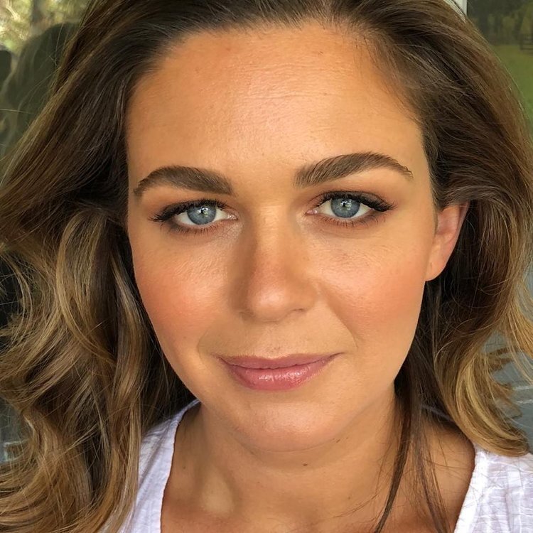 Frankie Eloise Makeup Artist