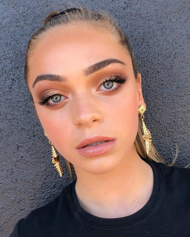 Frankie Eloise Makeup Artist