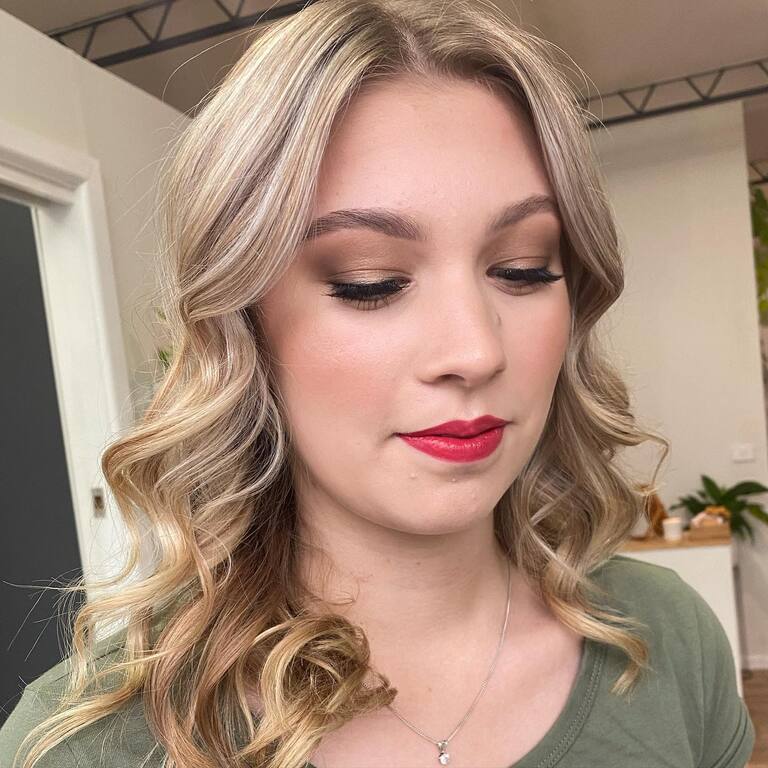 Allie Hill - Makeup Artist