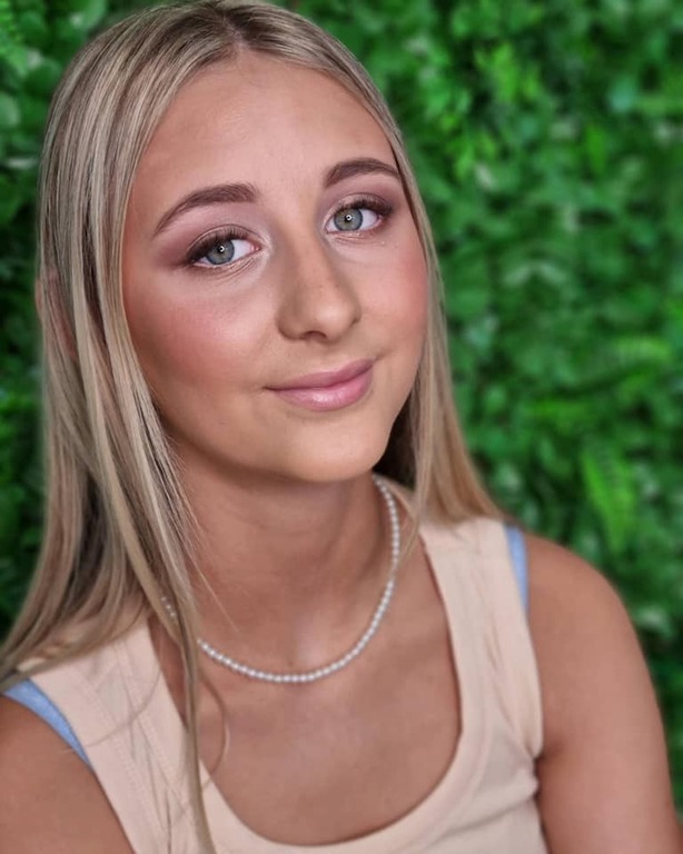 Alannah Pritchard Makeup and Nails