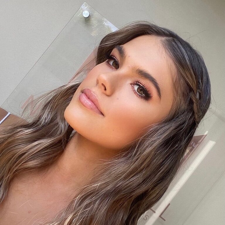 Nikki Mitchell Make-up Artist and Spray