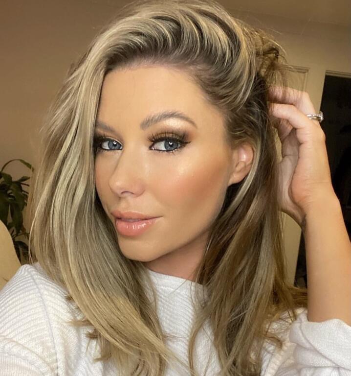 Nikki Mitchell Make-up Artist and Spray