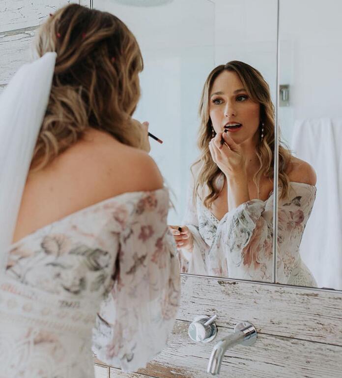 Nikki Mitchell Make-up Artist and Spray