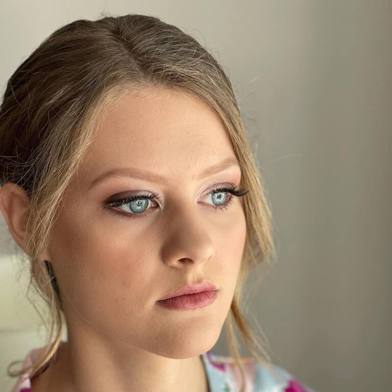 NV Eyes Cairns Makeup and Hair