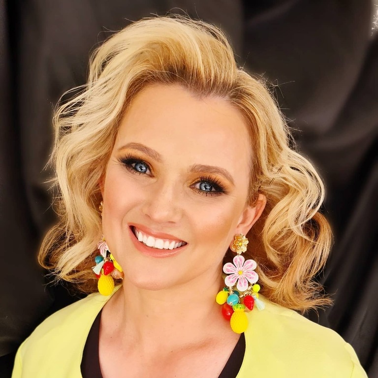 Mariia's Hair Styling and Makeup