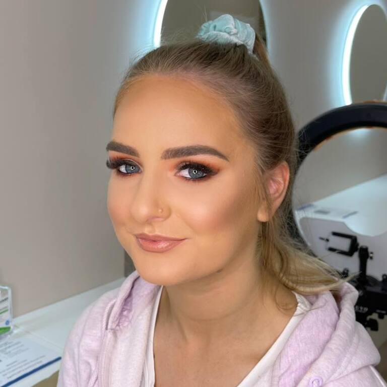 The Glamour Station Beauty Makeup Arti