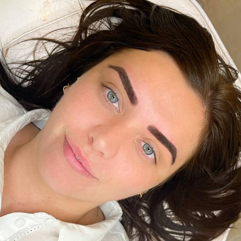 The Glamour Station Beauty Makeup Arti