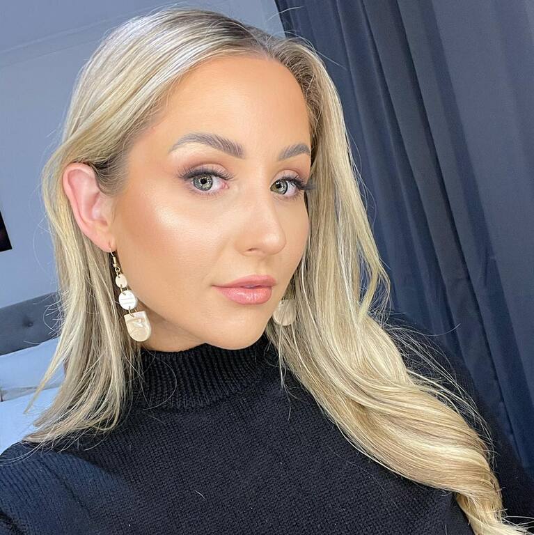 The Glamour Station Beauty Makeup Arti