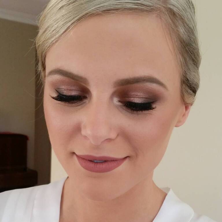 Alana Santos Makeup Artist