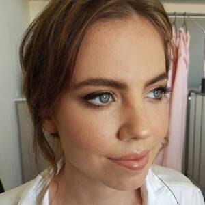 Alana Santos Makeup Artist