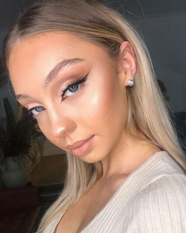 Kahla Adam Makeup Artist