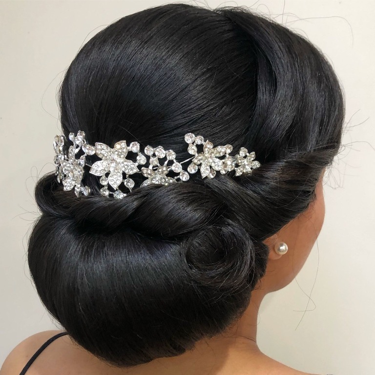 Elegant Edge Hairstylist