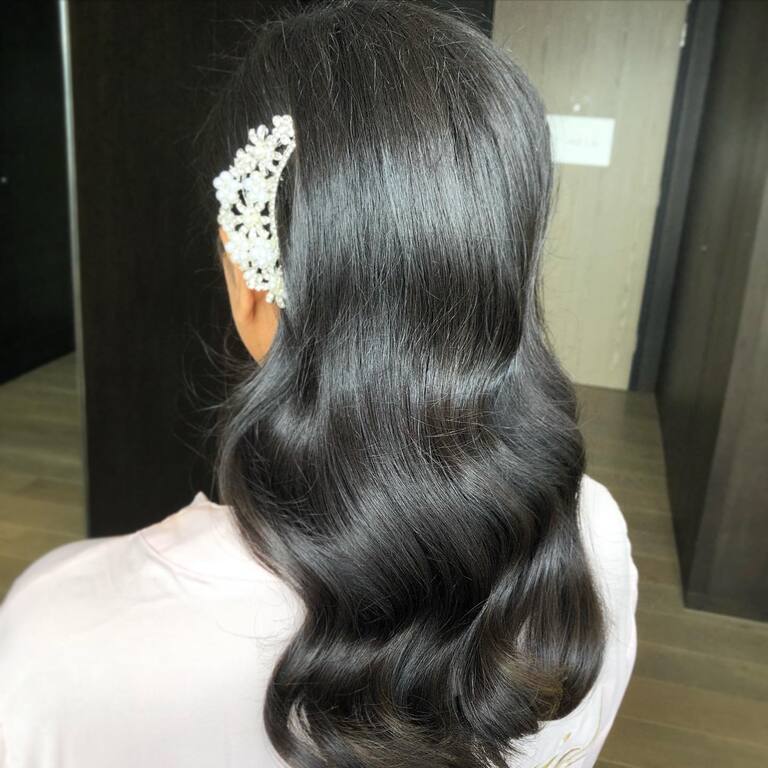 Elegant Edge Hairstylist