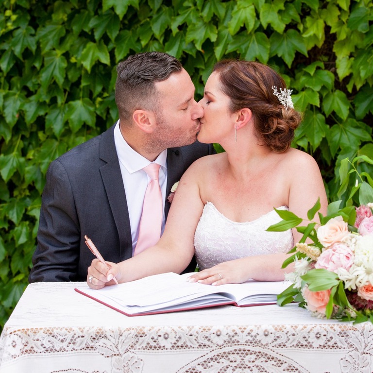 Emot Wedding Photography