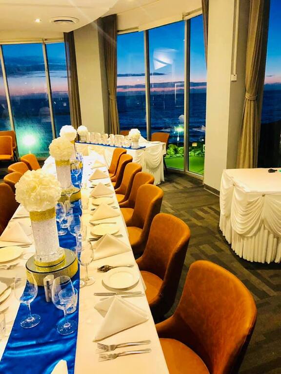 Sammys on the Marina