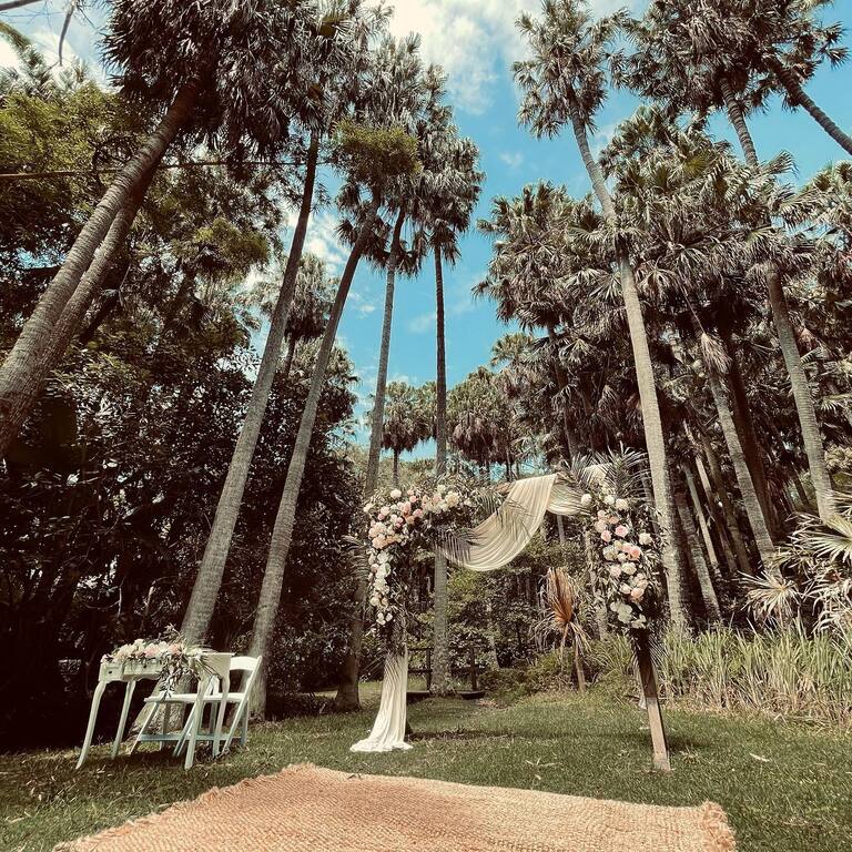 Prop Garage Wedding Styling