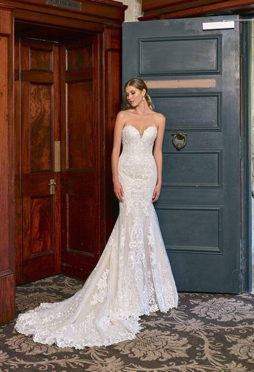 La belle outlet wedding dress