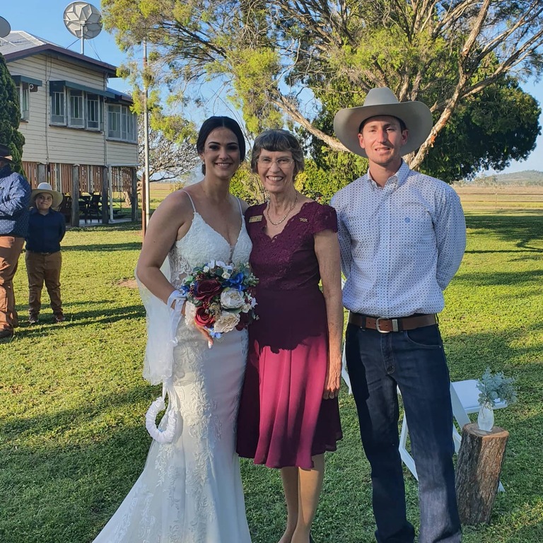 Lynda Ross Celebrant Townsville Au 5591