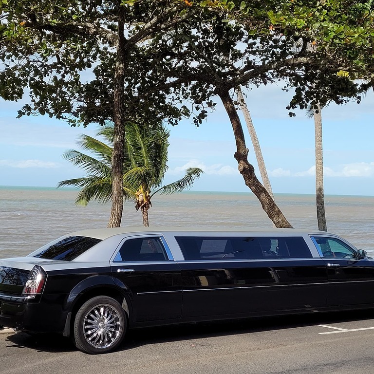 Cairns Luxury Limousines