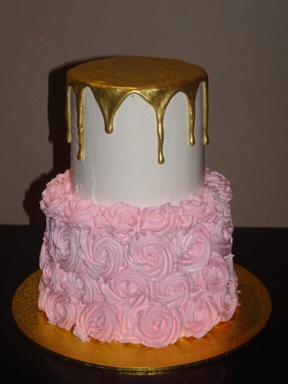 Scrummy's Cakes and Pastries