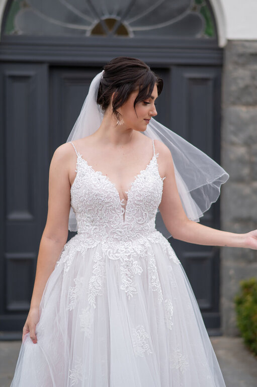 Bella E La Bestia Bridal