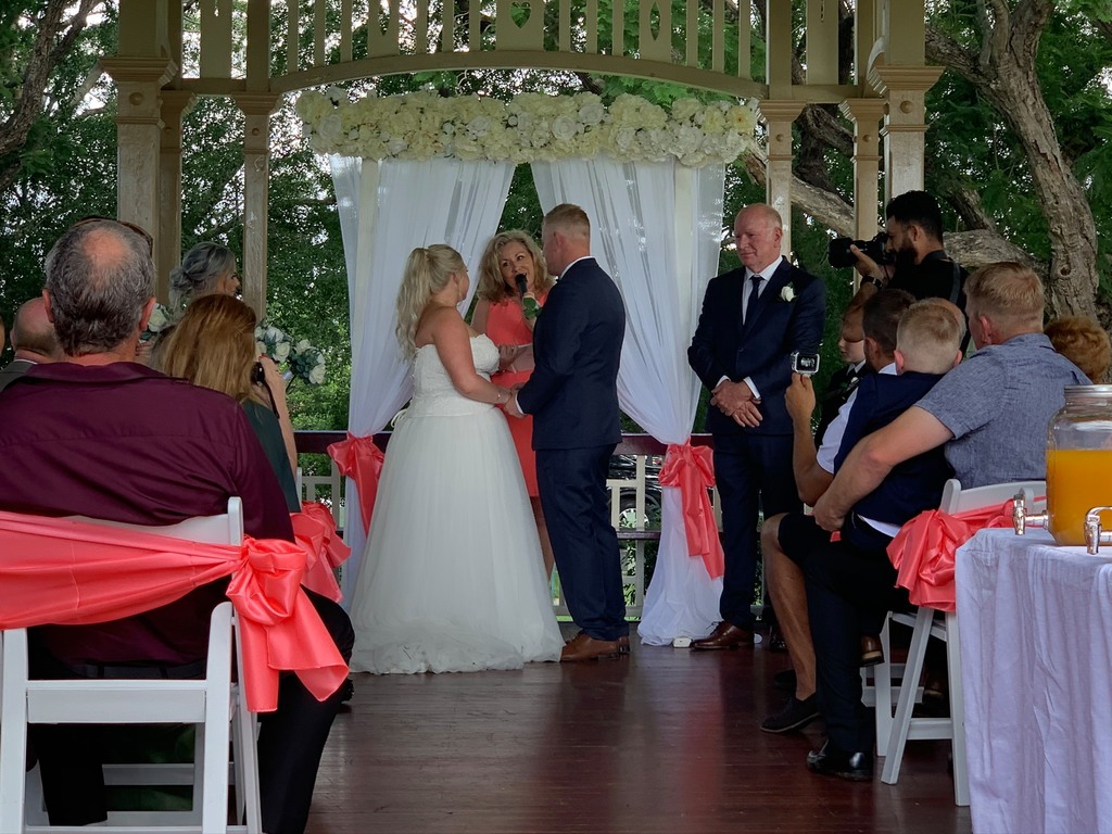 Beautiful Weddings by Lisa