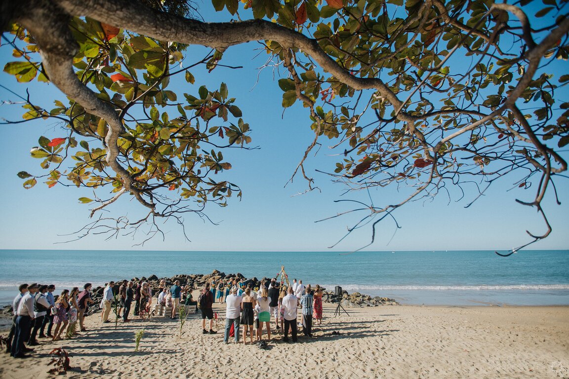 Ellis Beach Bar & Grill