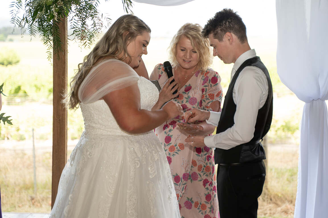 Lisa Hunt-Wotton Celebrant