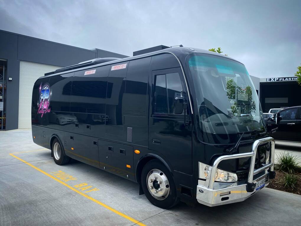 Limousines In Paradise